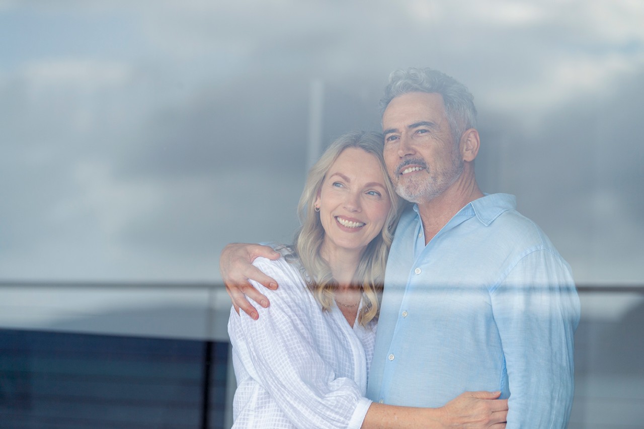 happy-wealthy-couple happy-wealthy-couple